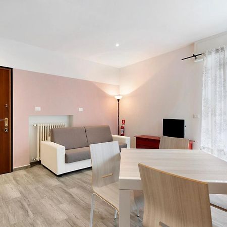 Sweet Home Apartments Peperoncino Arona Exteriér fotografie